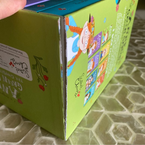 NEW! Anne of Green Gables: The Complete Collection - Picture 5 of 7